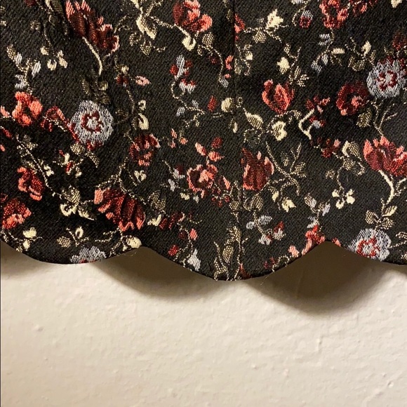 Kookai/ Kookaï | Black Floral Skirt | ✨ POCKETS ✨ - Picture 3 of 8